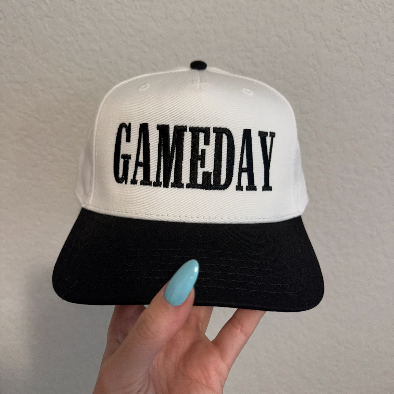 Gameday Black/White Vintage Trucker Hat (Overstock)